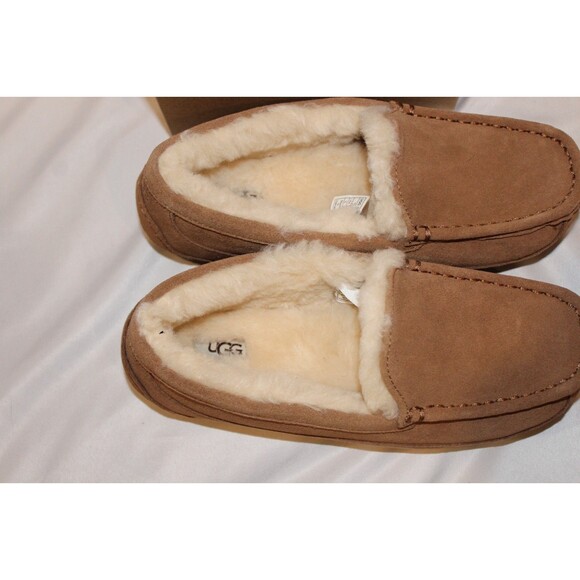 NIB UGG YOUTH 5 WOMEN'S 6.5-7 SUEDE SHEARLING‎ LINED SLIPPERS CHESTNUT - Picture 4 of 7